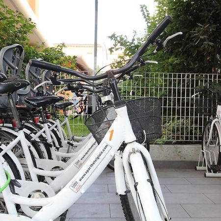 Aparthotel Gioia Caorle Bagian luar foto
