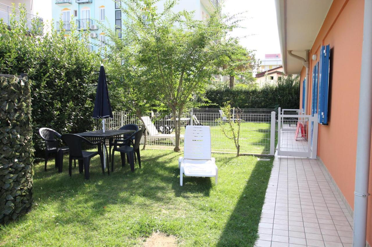 Aparthotel Gioia Caorle Bagian luar foto