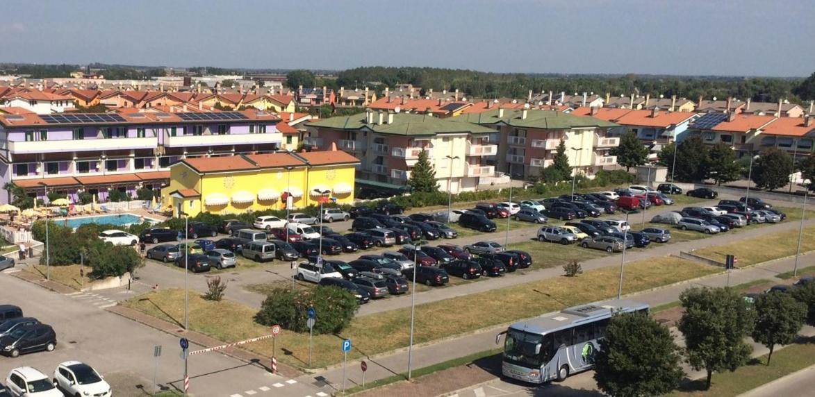Aparthotel Gioia Caorle Bagian luar foto