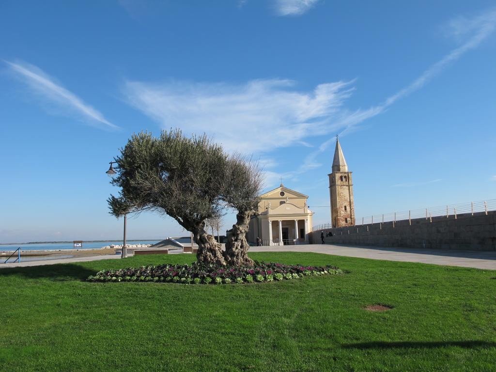 Aparthotel Gioia Caorle Bagian luar foto