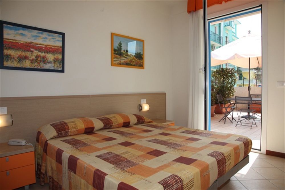 Aparthotel Gioia Caorle Bagian luar foto