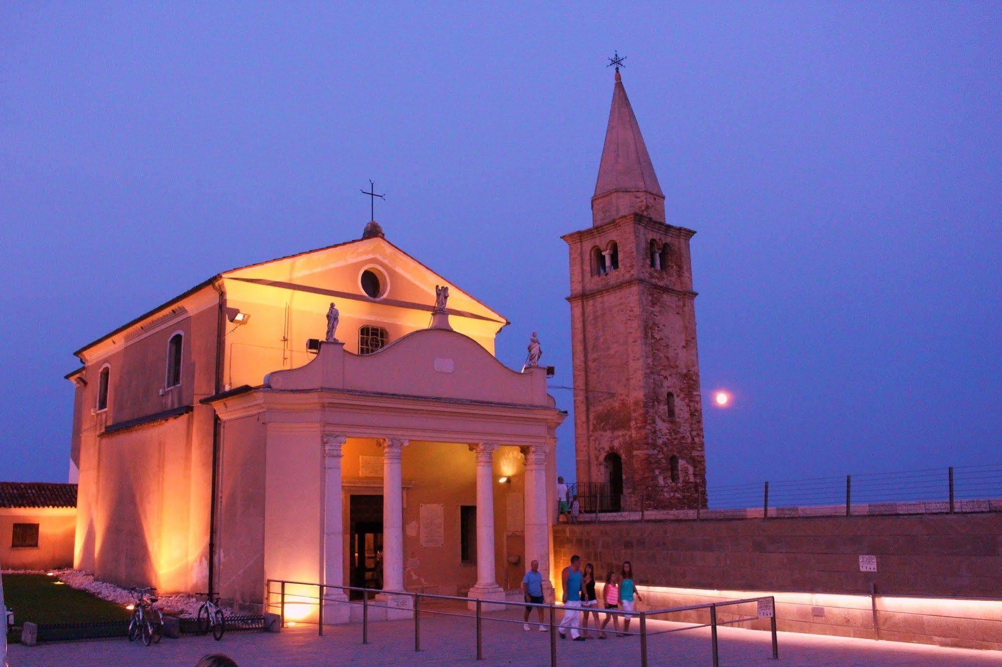 Aparthotel Gioia Caorle Bagian luar foto